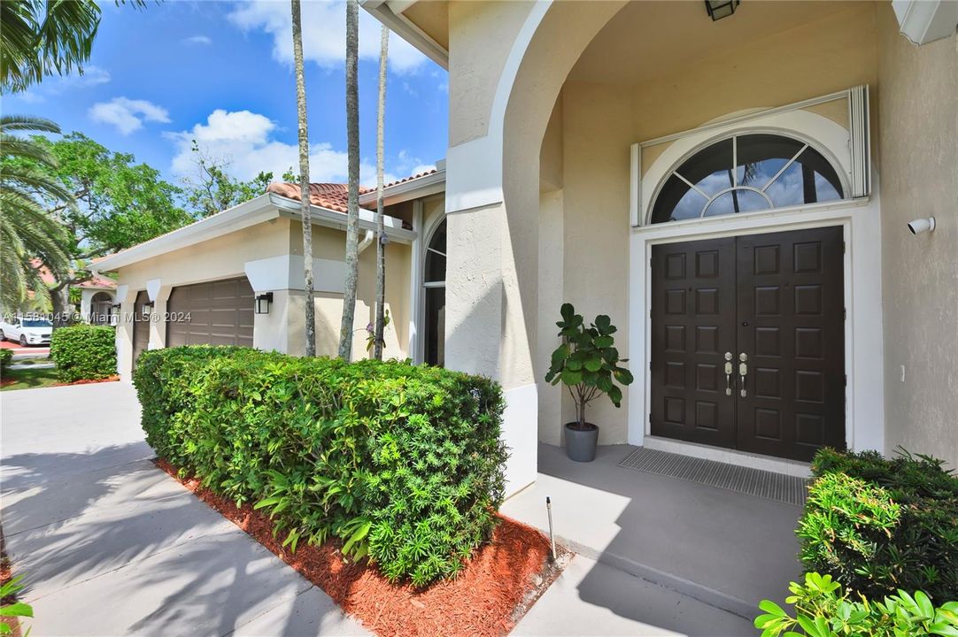 Active With Contract: $7,750 (5 beds, 3 baths, 2819 Square Feet)