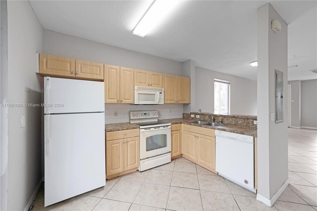 Active With Contract: $2,200 (3 beds, 2 baths, 1259 Square Feet)