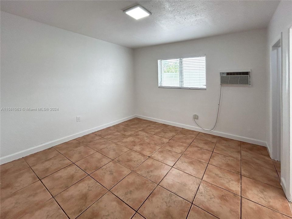 For Rent: $1,599 (1 beds, 1 baths, 490 Square Feet)