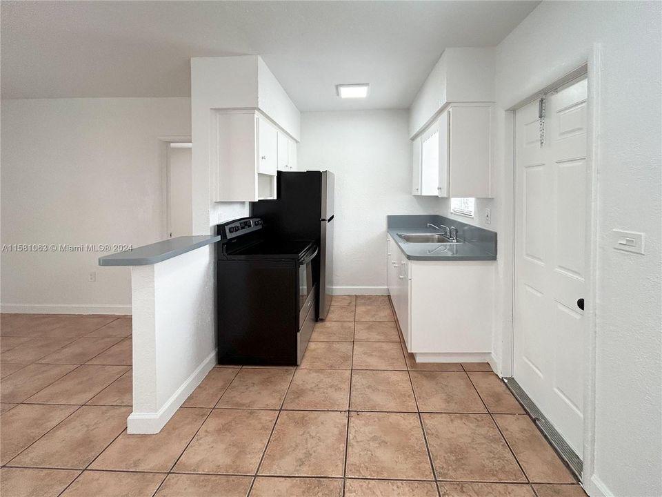 For Rent: $1,599 (1 beds, 1 baths, 490 Square Feet)