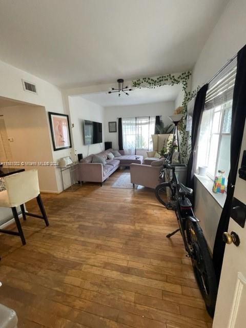 Active With Contract: $319,000 (2 beds, 2 baths, 700 Square Feet)