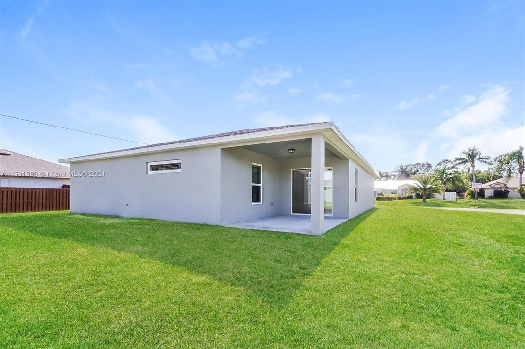 Active With Contract: $2,280 (4 beds, 2 baths, 1833 Square Feet)