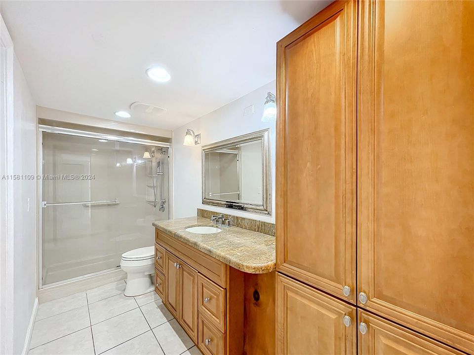 出租: $3,700 (2 贝兹, 2 浴室, 1397 平方英尺)