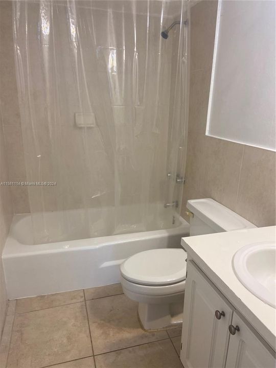 For Rent: $1,900 (1 beds, 1 baths, 714 Square Feet)