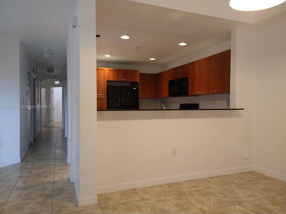 For Rent: $2,850 (3 beds, 2 baths, 1207 Square Feet)