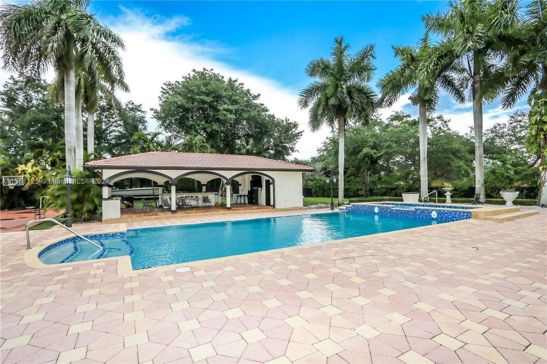 En Venta: $1,499,000 (3 camas, 4 baños, 2715 Pies cuadrados)