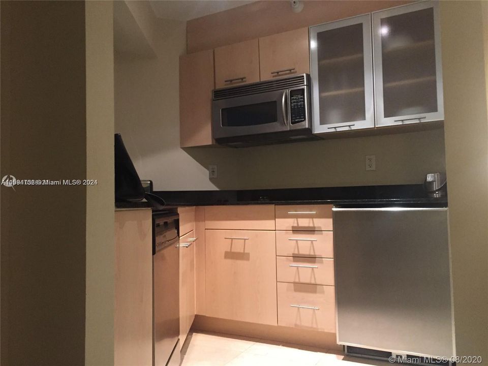 For Sale: $196,500 (1 beds, 1 baths, 341 Square Feet)