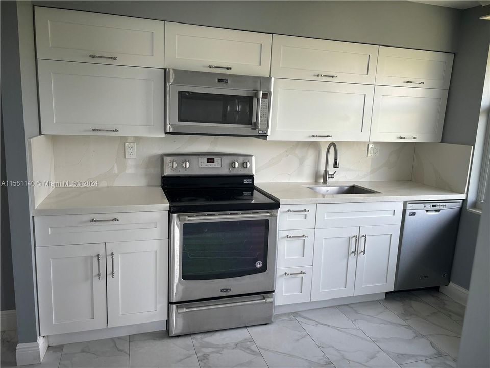 For Rent: $2,700 (3 beds, 2 baths, 1483 Square Feet)
