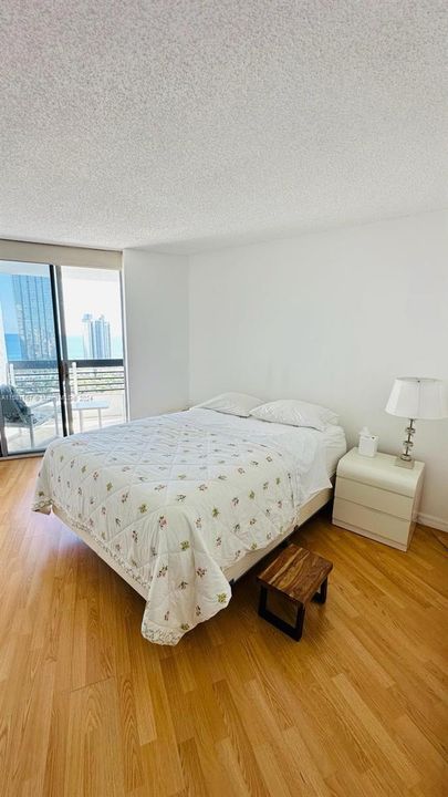 For Sale: $469,000 (2 beds, 2 baths, 1183 Square Feet)