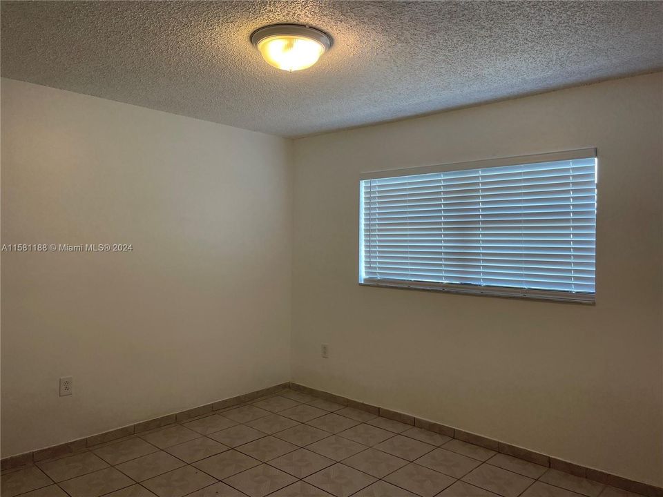For Rent: $2,600 (3 beds, 2 baths, 1100 Square Feet)