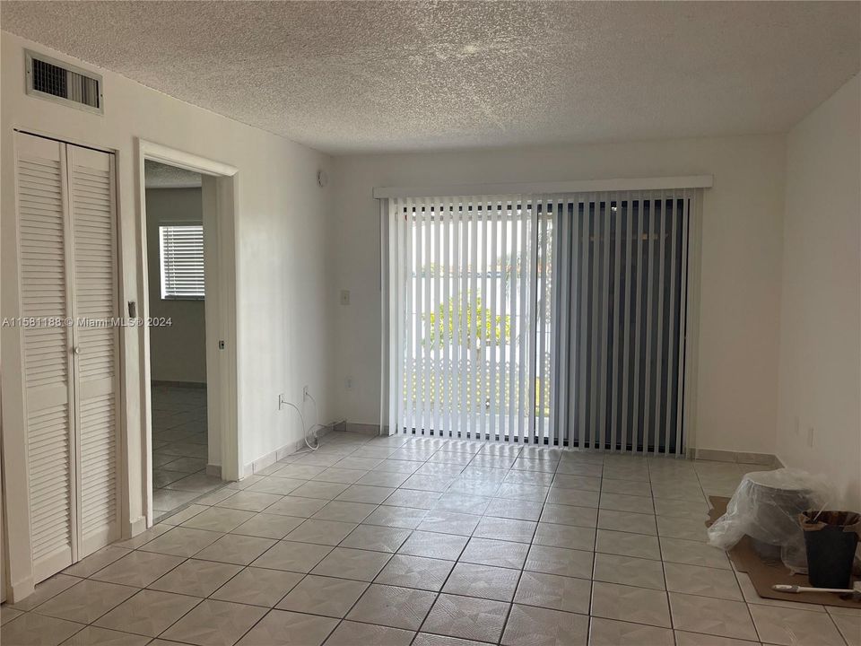 Active With Contract: $2,600 (3 beds, 2 baths, 1100 Square Feet)