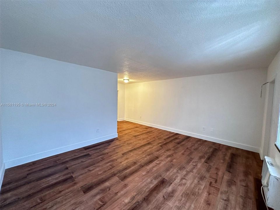 For Rent: $1,575 (1 beds, 1 baths, 653 Square Feet)