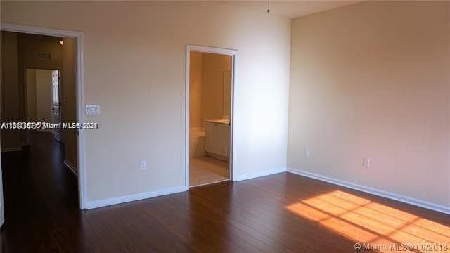 For Rent: $3,400 (3 beds, 2 baths, 1980 Square Feet)