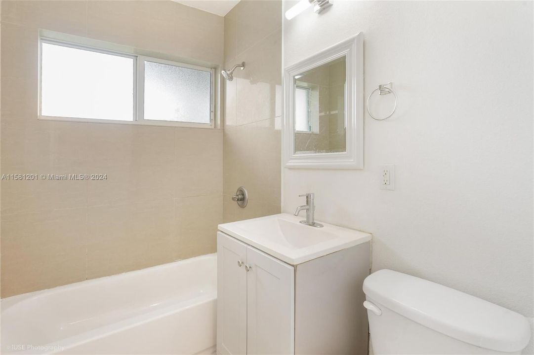 В аренду: $2,500 (2 спален, 1 ванн, 880 Квадратных фут)