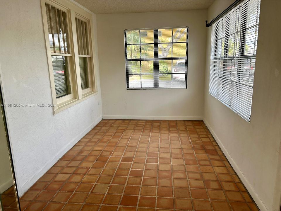 For Rent: $3,100 (3 beds, 2 baths, 1238 Square Feet)