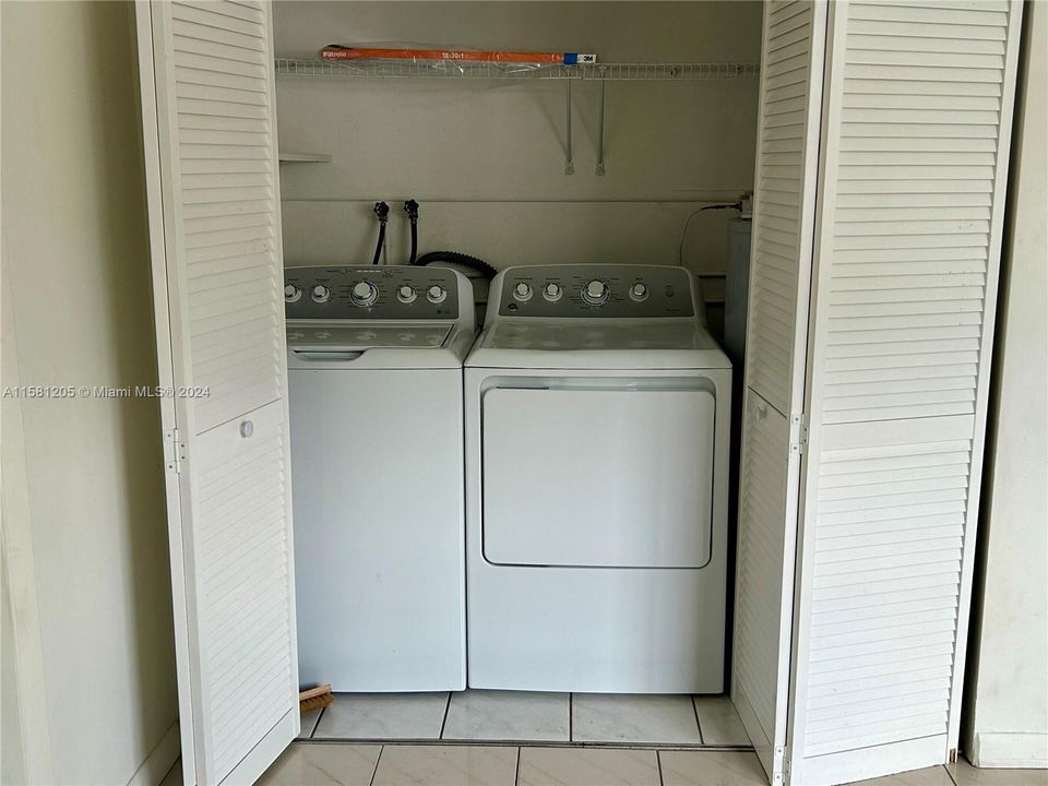 For Rent: $3,100 (3 beds, 2 baths, 1238 Square Feet)