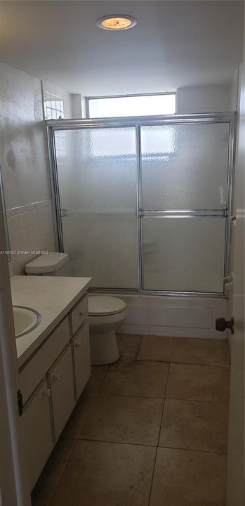 For Sale: $150,000 (1 beds, 1 baths, 732 Square Feet)