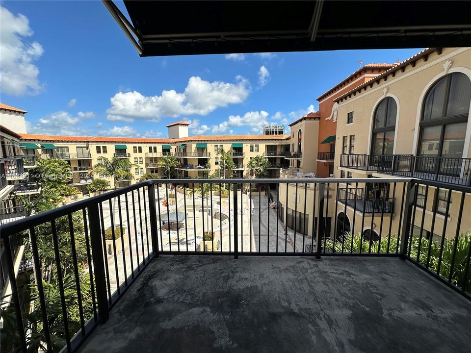Recently Rented: $3,300 (1 beds, 1 baths, 908 Square Feet)