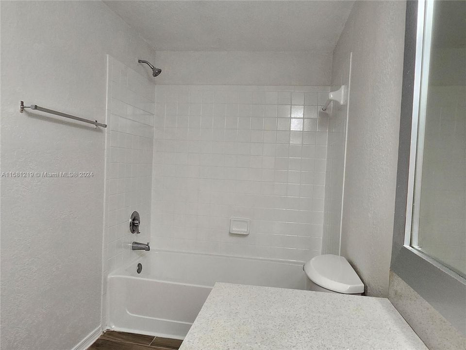 最近租的: $1,800 (1 贝兹, 1 浴室, 743 平方英尺)