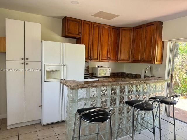 For Rent: $1,750 (1 beds, 1 baths, 700 Square Feet)
