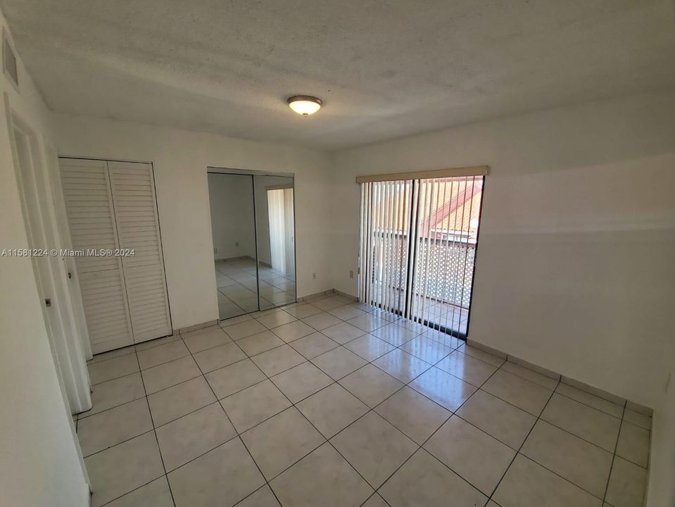 For Sale: $215,000 (1 beds, 1 baths, 528 Square Feet)