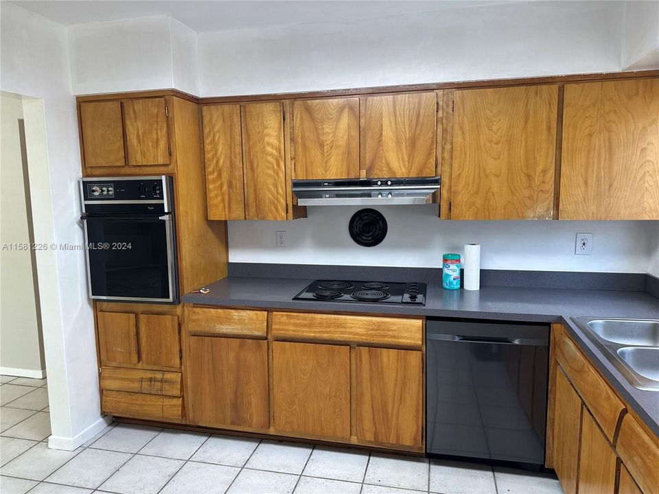 Недавно продано: $549,000 (3 спален, 2 ванн, 1644 Квадратных фут)