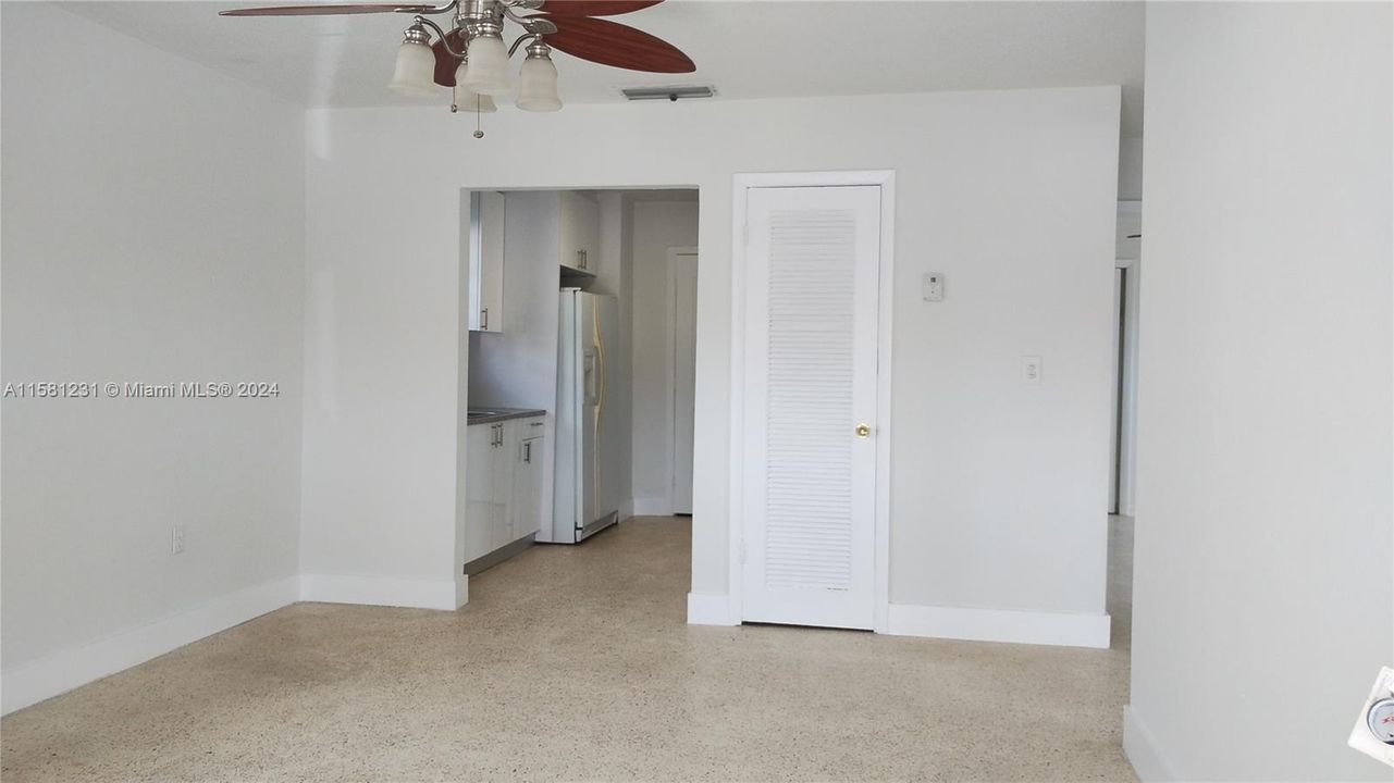 For Rent: $2,300 (2 beds, 1 baths, 1165 Square Feet)