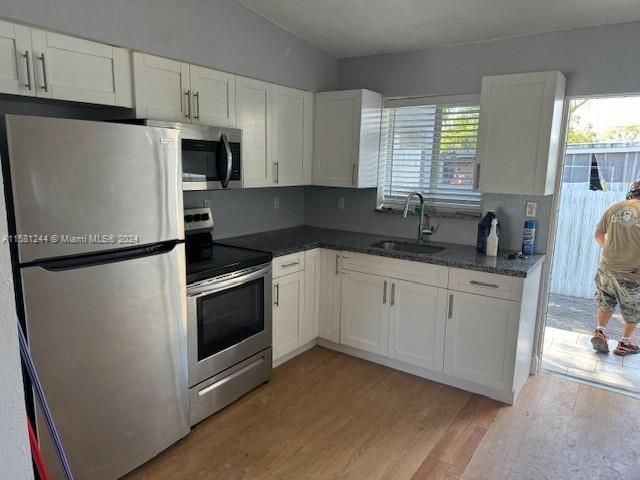 For Rent: $2,300 (2 beds, 1 baths, 1260 Square Feet)