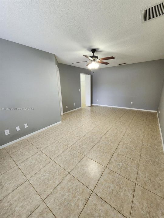 For Rent: $2,850 (4 beds, 3 baths, 2284 Square Feet)