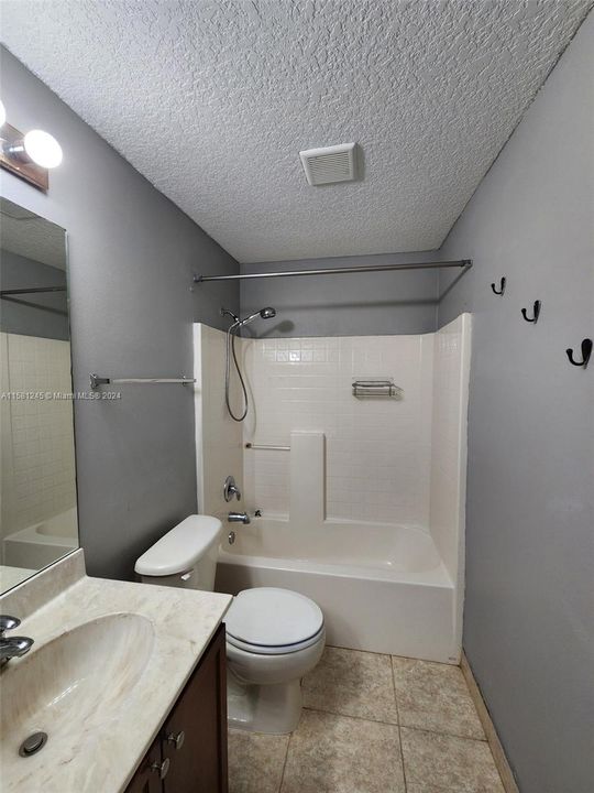 出租: $2,850 (4 贝兹, 3 浴室, 2284 平方英尺)