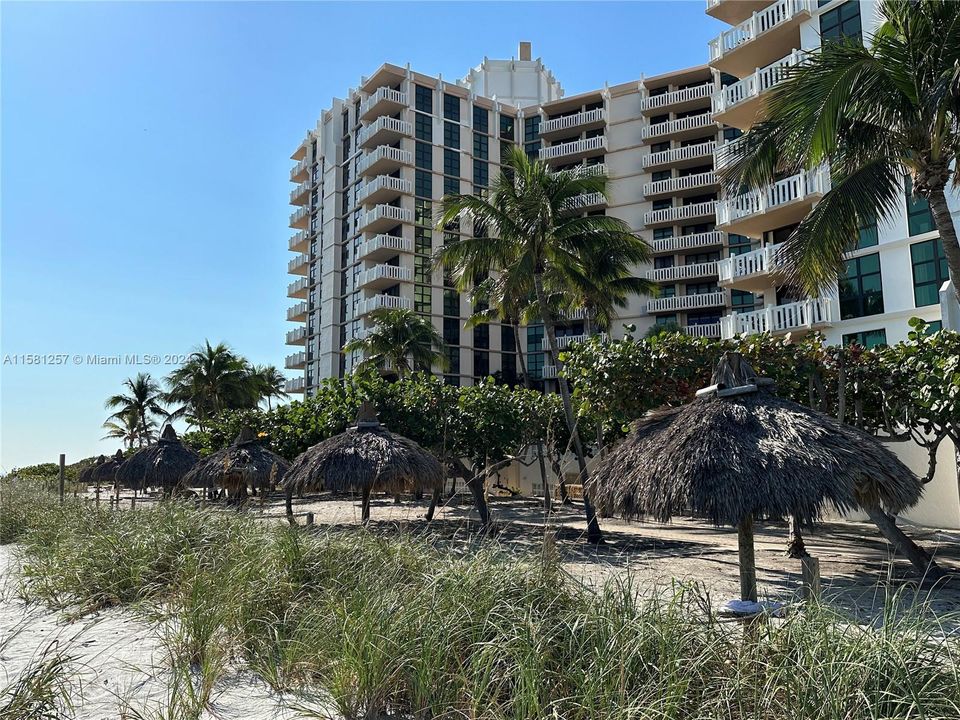 For Sale: $1,250,000 (2 beds, 2 baths, 1409 Square Feet)