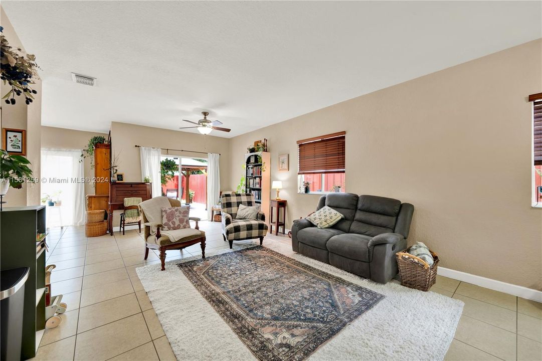 For Sale: $489,900 (4 beds, 2 baths, 1762 Square Feet)