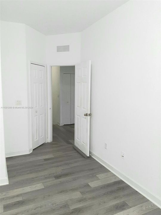 Active With Contract: $2,600 (2 beds, 2 baths, 1205 Square Feet)