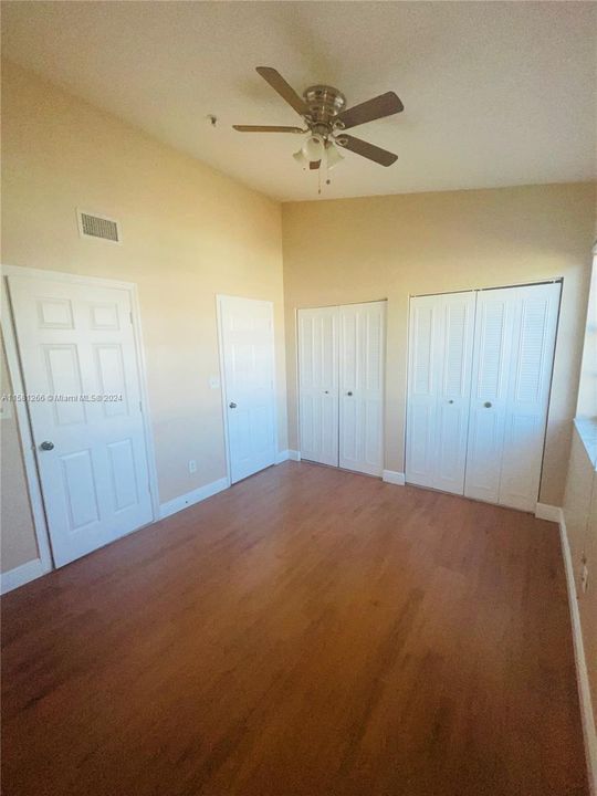 For Rent: $2,750 (3 beds, 3 baths, 1285 Square Feet)