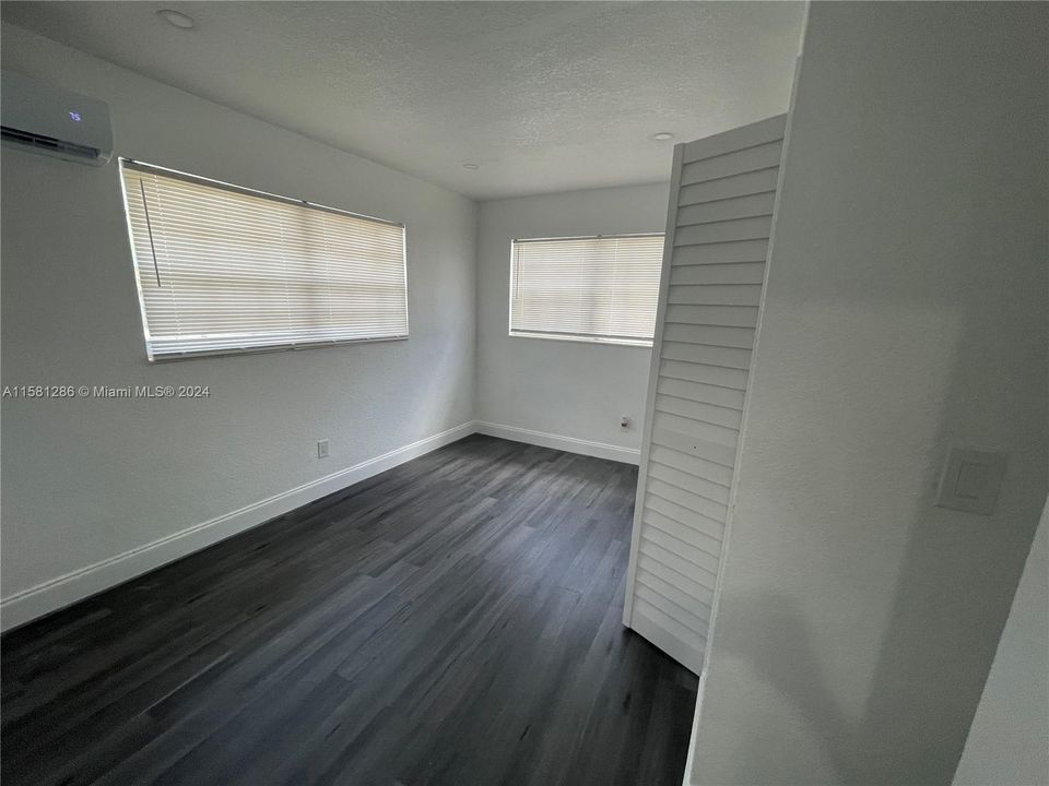 For Rent: $1,700 (1 beds, 1 baths, 1867 Square Feet)