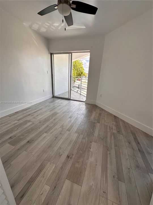 For Rent: $2,500 (2 beds, 1 baths, 928 Square Feet)