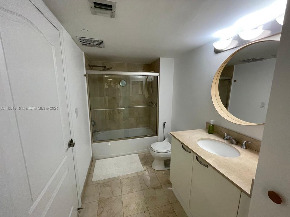 For Rent: $3,150 (1 beds, 1 baths, 791 Square Feet)