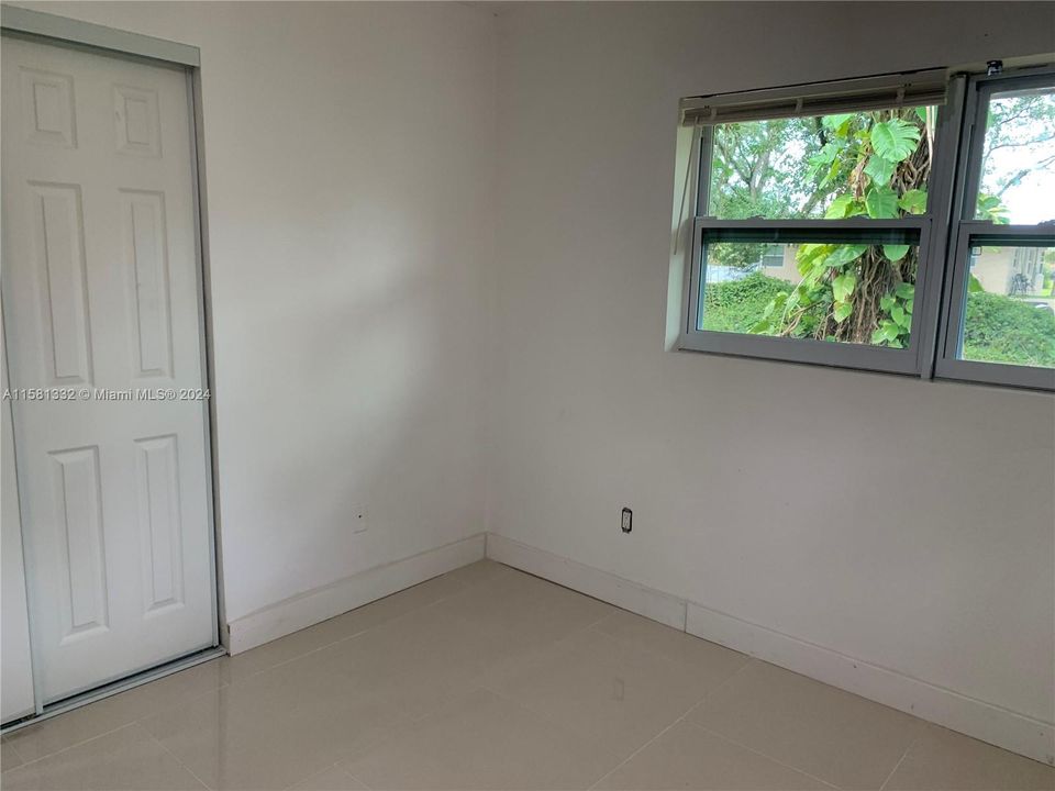For Rent: $2,365 (2 beds, 2 baths, 5627 Square Feet)
