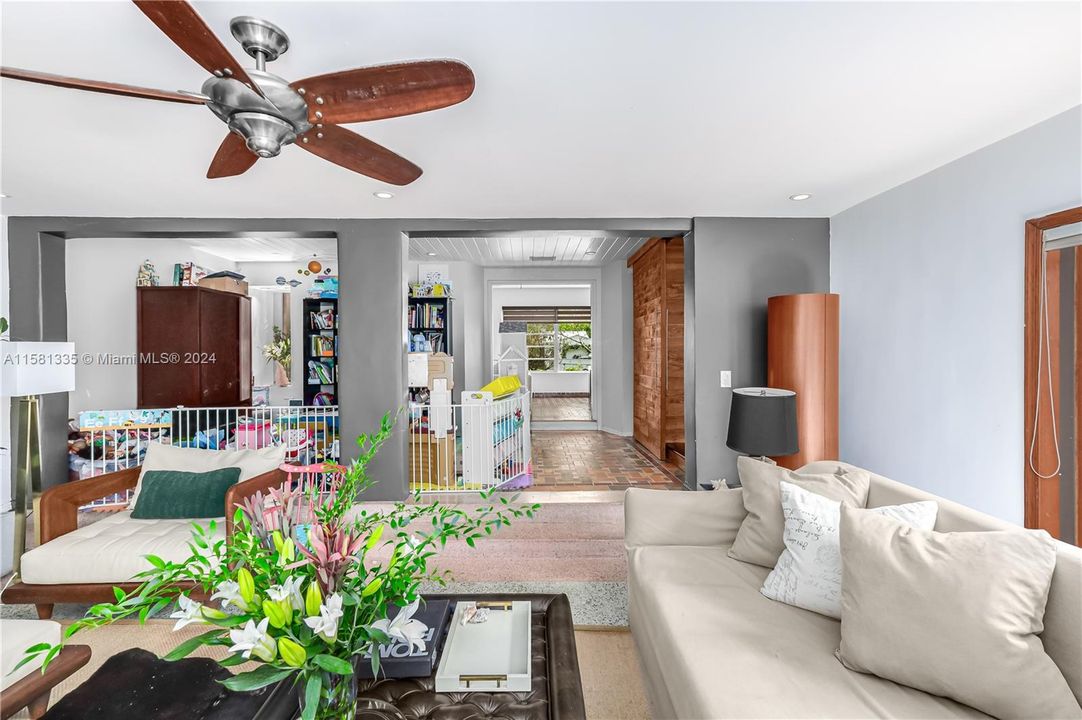 For Sale: $2,295,000 (3 beds, 2 baths, 2690 Square Feet)