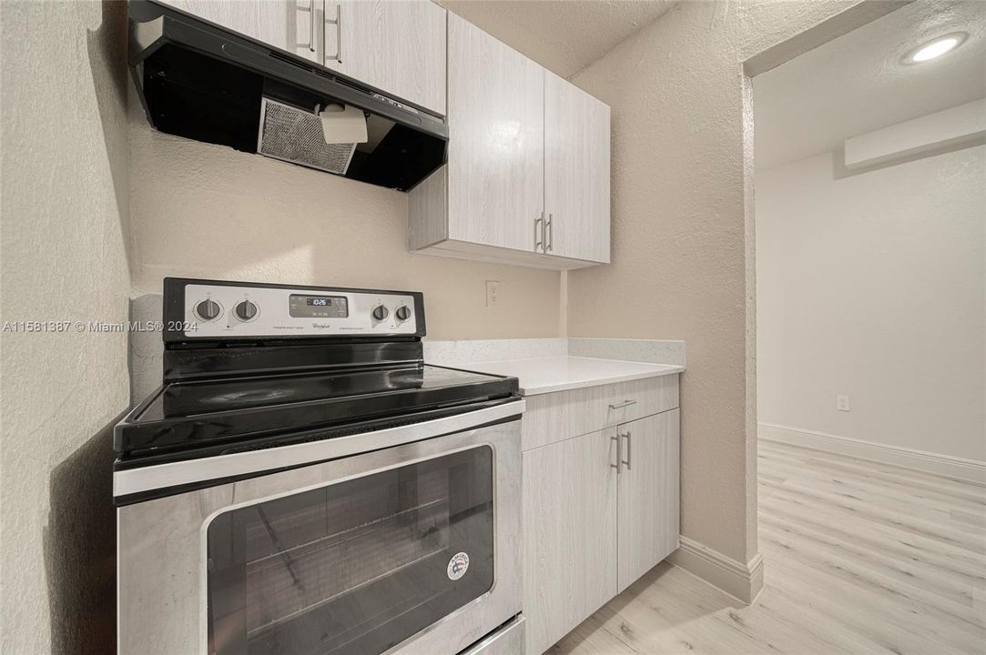 Recently Rented: $1,850 (1 beds, 1 baths, 801 Square Feet)