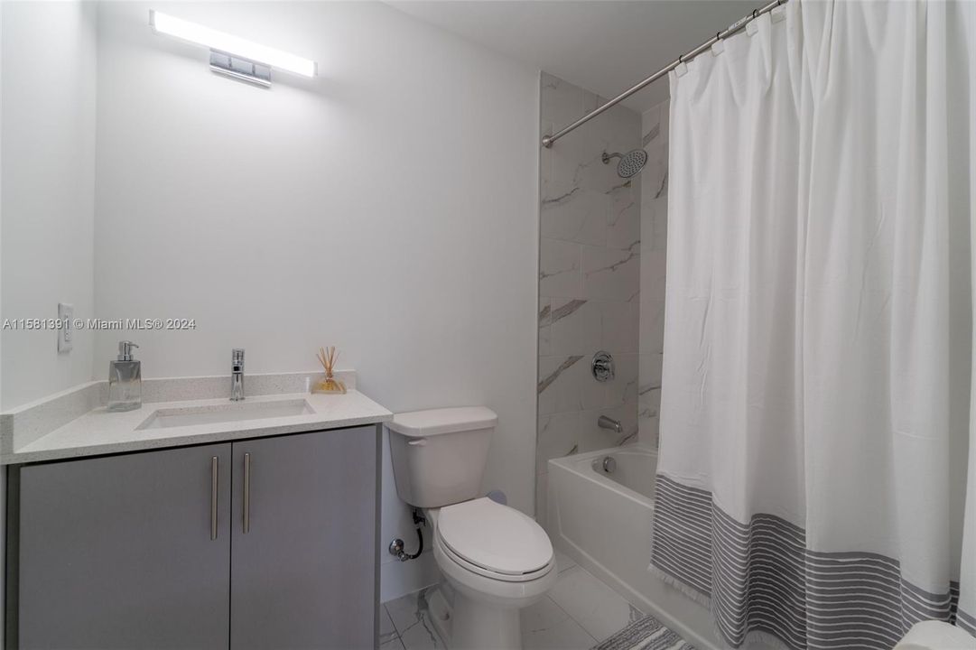 For Rent: $3,150 (2 beds, 2 baths, 967 Square Feet)