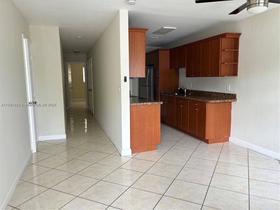For Rent: $2,950 (4 beds, 1 baths, 2131 Square Feet)