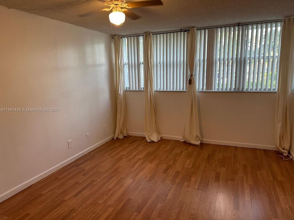 For Rent: $1,750 (1 beds, 1 baths, 785 Square Feet)