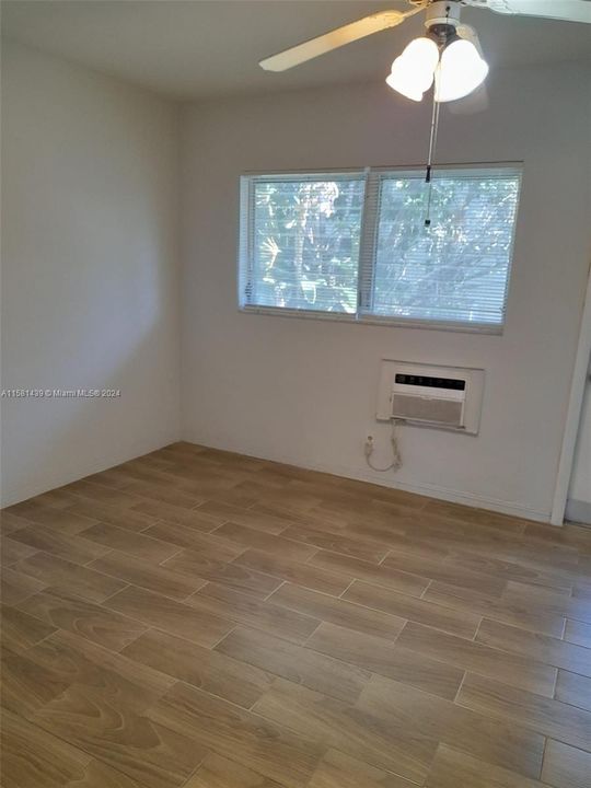 For Sale: $185,000 (1 beds, 1 baths, 600 Square Feet)