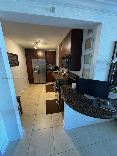 Activo con contrato: $425,000 (2 camas, 2 baños, 1287 Pies cuadrados)