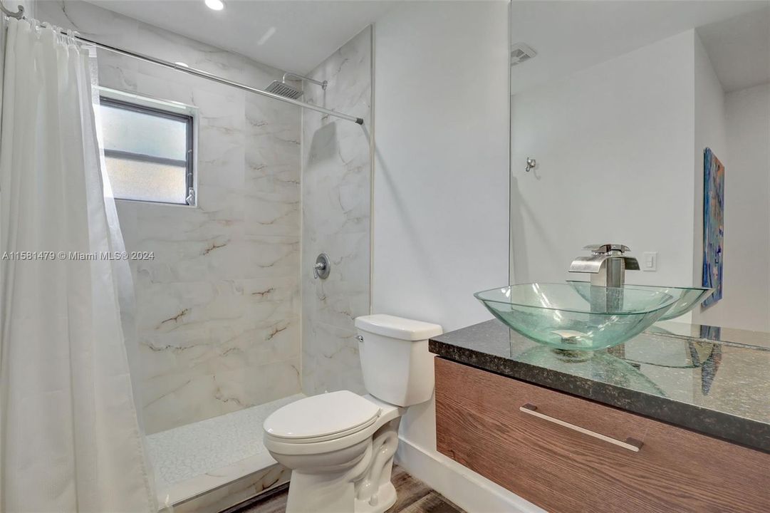 For Sale: $380,000 (2 beds, 2 baths, 1400 Square Feet)