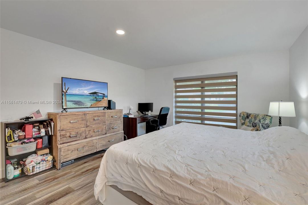 For Sale: $380,000 (2 beds, 2 baths, 1400 Square Feet)