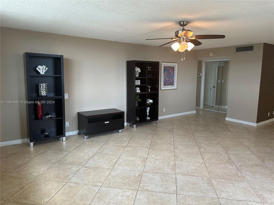 For Sale: $264,950 (2 beds, 2 baths, 1332 Square Feet)