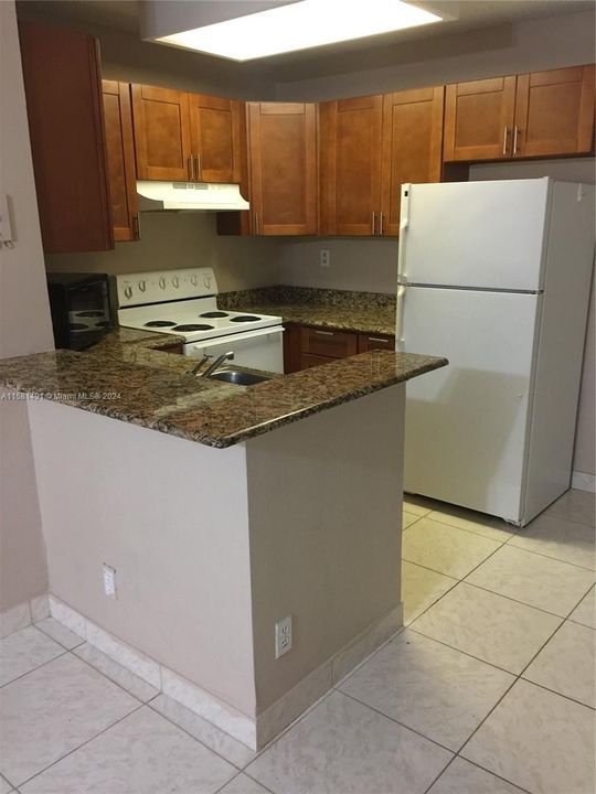 For Rent: $1,750 (1 beds, 1 baths, 821 Square Feet)