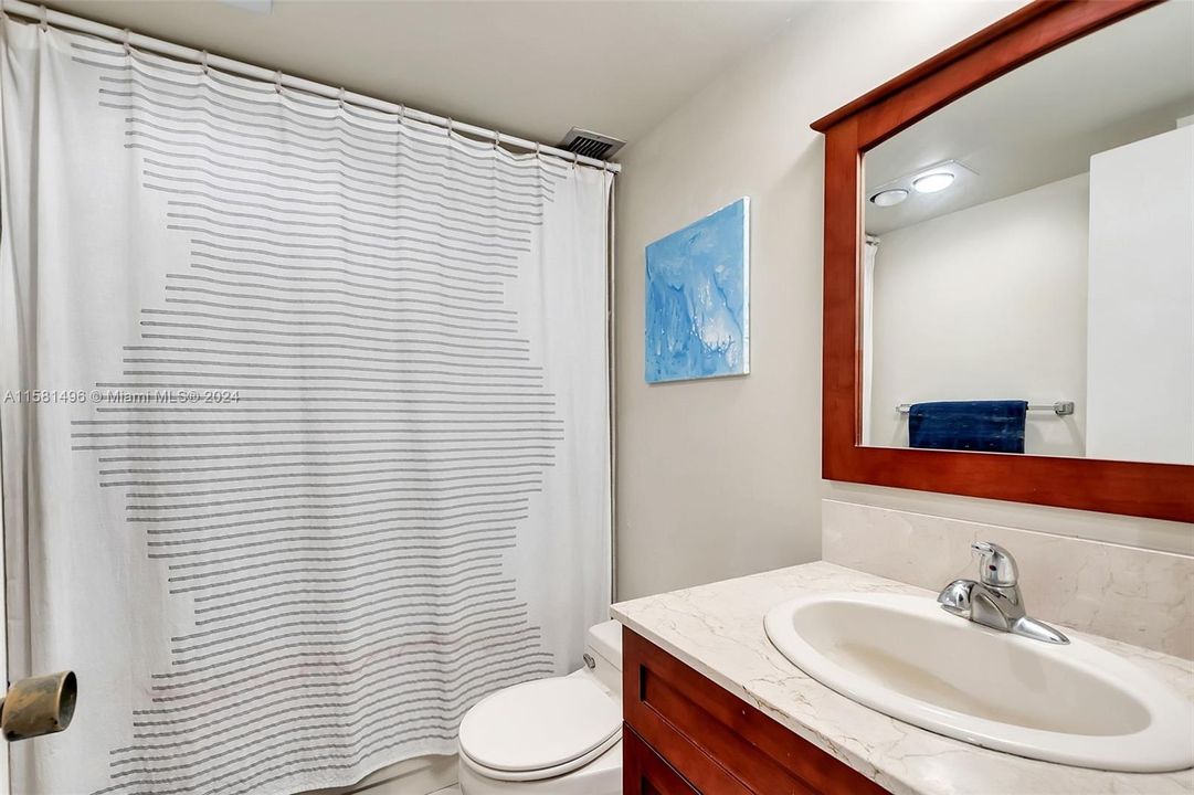 合同活跃: $4,900 (2 贝兹, 2 浴室, 1435 平方英尺)